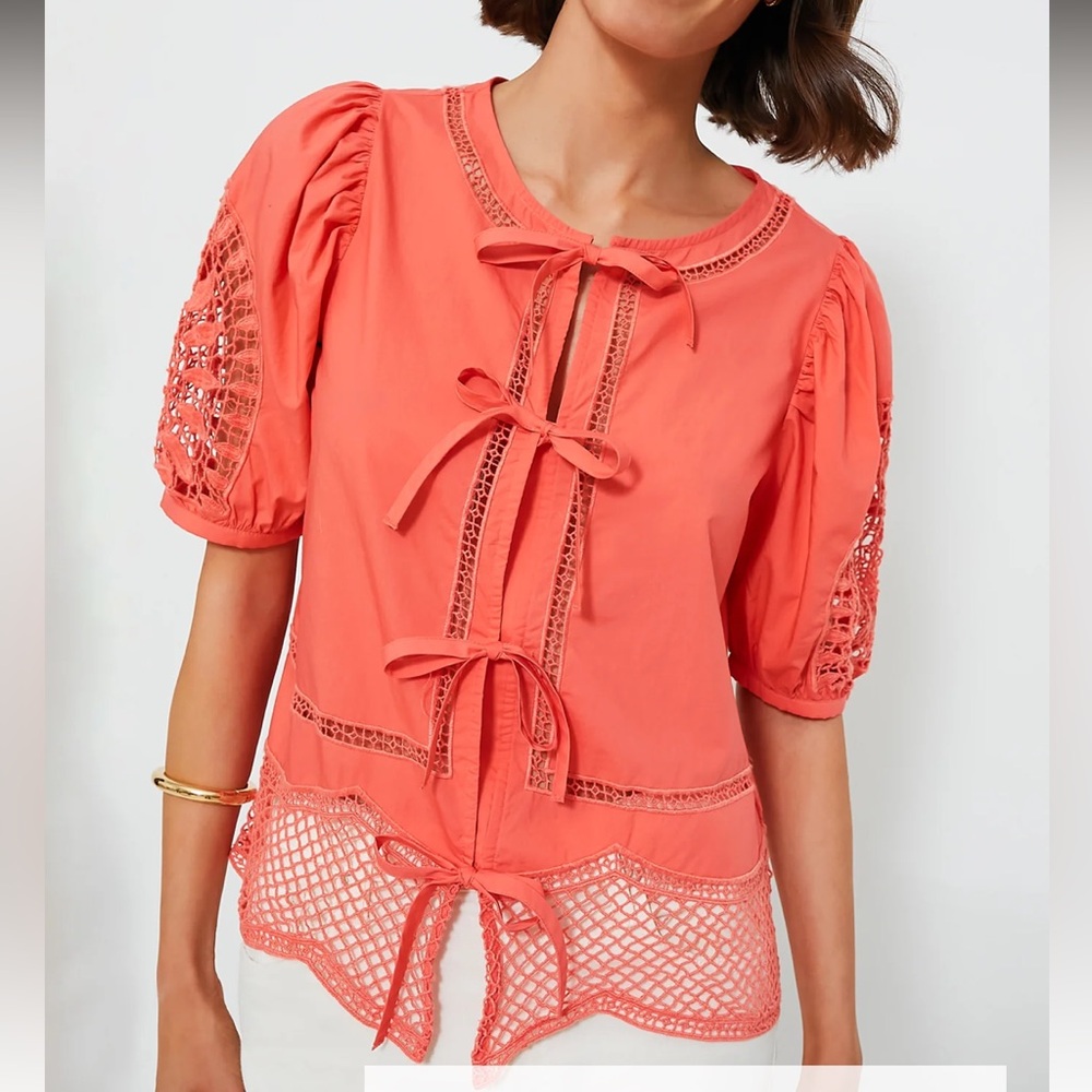NWOT: Vineyard Vines Eyelet Tie Top